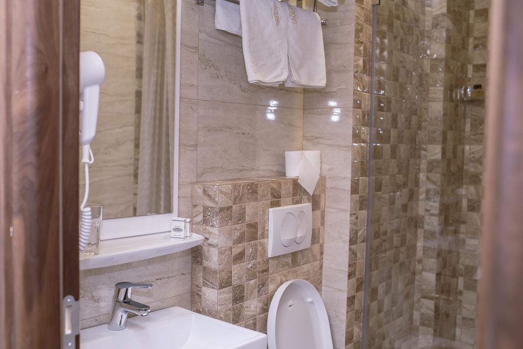 Hotel Semitronix Peja Exteriör bild