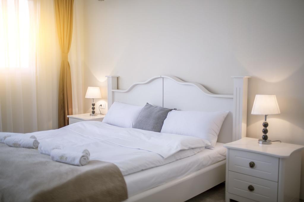 Hotel Semitronix Peja Exteriör bild