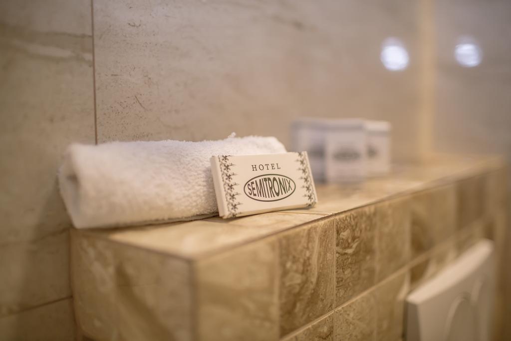 Hotel Semitronix Peja Exteriör bild